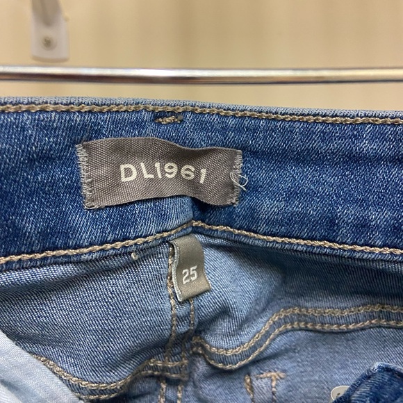 DL1961 Jeans - Picture 3 of 3